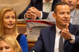 Opoziční poslanec označil premiéra Magyara za odporného červa, na týden ho vykázali z parlamentu - Novinky